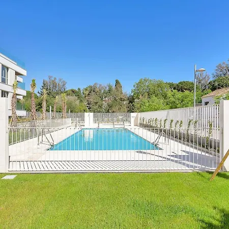 Apartment Beachside Retreat W Pool, Gym & Terrace Marbella