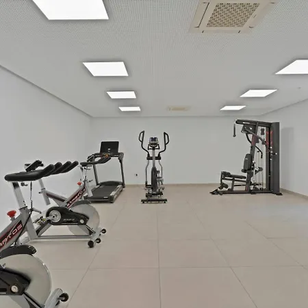 Beachside Retreat W Pool, Gym & Terrace * Marbella