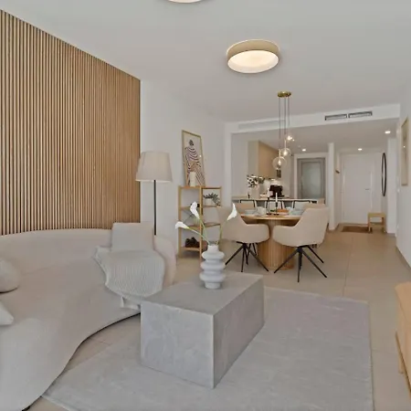 Apartment Beachside Retreat W Pool, Gym & Terrace *
