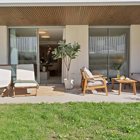 Apartment Beachside Retreat W Pool, Gym & Terrace