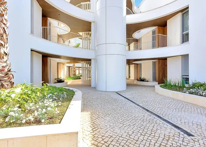 New Beachside Retreat W Gym, Pool & Large Terrace 公寓 马尔韦利亚