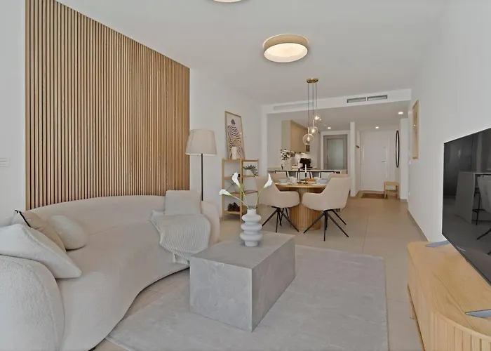 公寓 New Beachside Retreat W Gym, Pool & Large Terrace *