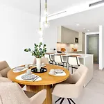 New Beachside Retreat W Gym, Pool & Large Terrace Διαμέρισμα