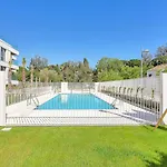 New Beachside Retreat W Gym, Pool & Large Terrace *