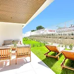 New Beachside Retreat W Gym, Pool & Large Terrace *