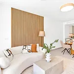 New Beachside Retreat W Gym, Pool & Large Terrace Διαμέρισμα *