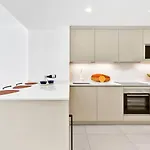 New Beachside Retreat W Gym, Pool & Large Terrace Διαμέρισμα *