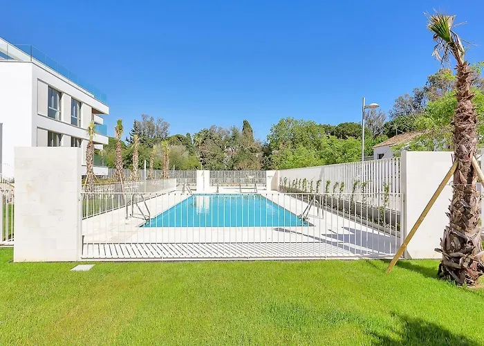 New Beachside Retreat W Gym, Pool & Large Terrace *