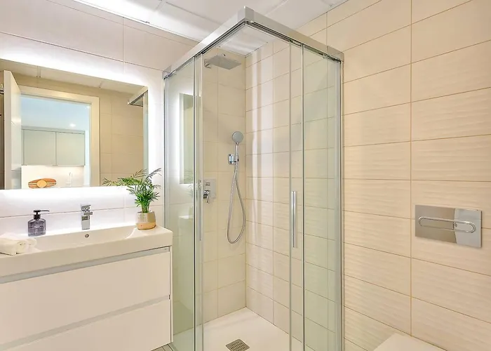 아파트 New Beachside Retreat W Gym, Pool & Large Terrace