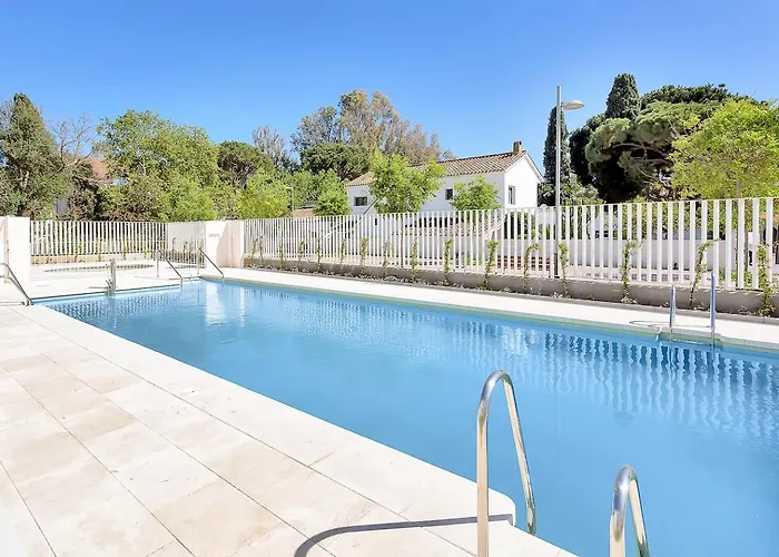 Apartament New Beachside Retreat W Gym, Pool & Large Terrace *